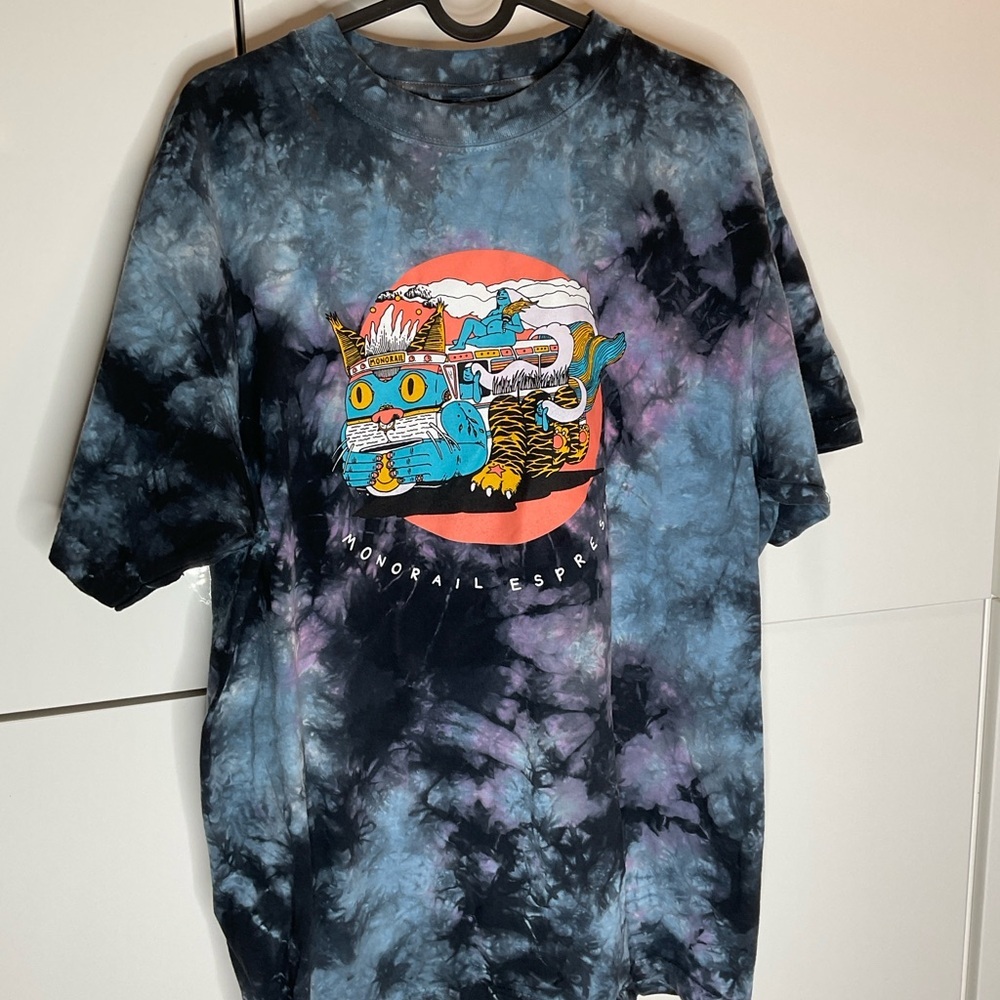 Monorail Espresso Coffee Tie-Dye Short Sleeve Tee Cat bus Medium